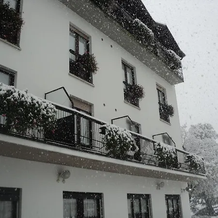 Del Cacciatore Otel Cremeno
