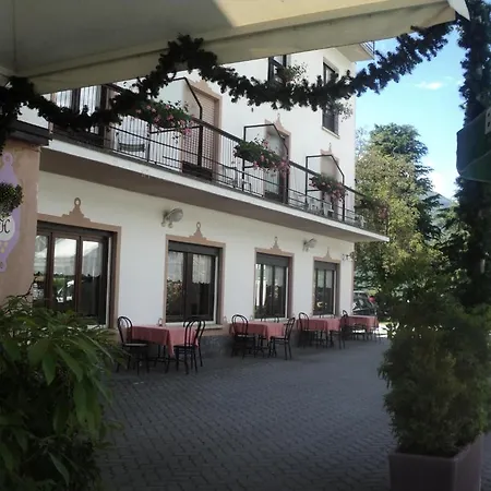 Hotel Del Cacciatore 3*